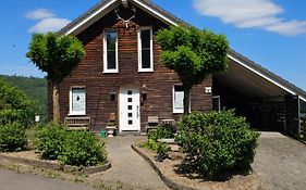 Romantic And Cosy Studio With Lake View In Meerfeld Eifel Region